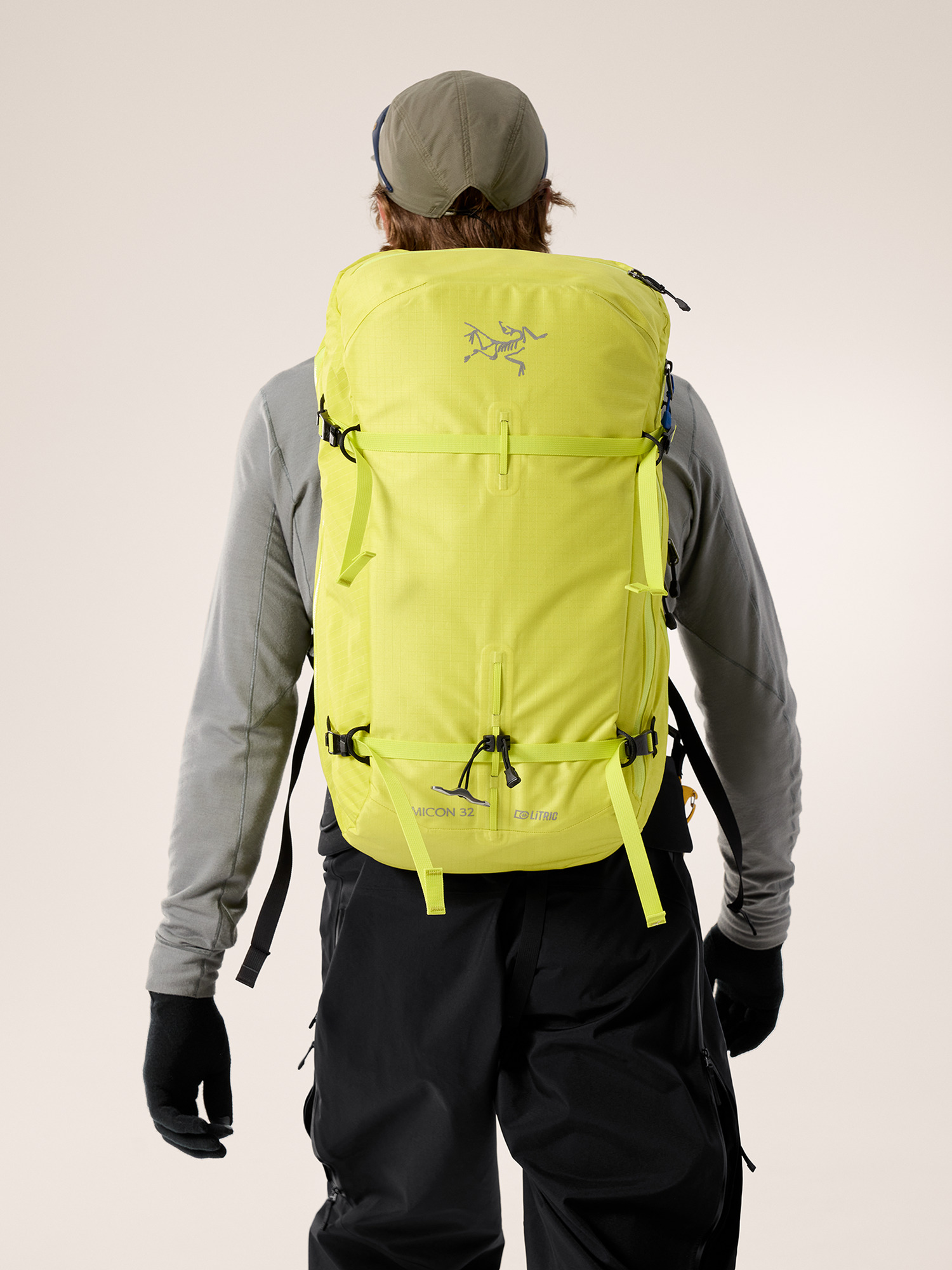 F25-X000009987-Micon-LiTRIC-32-Backpack-Euphoria-Front-View