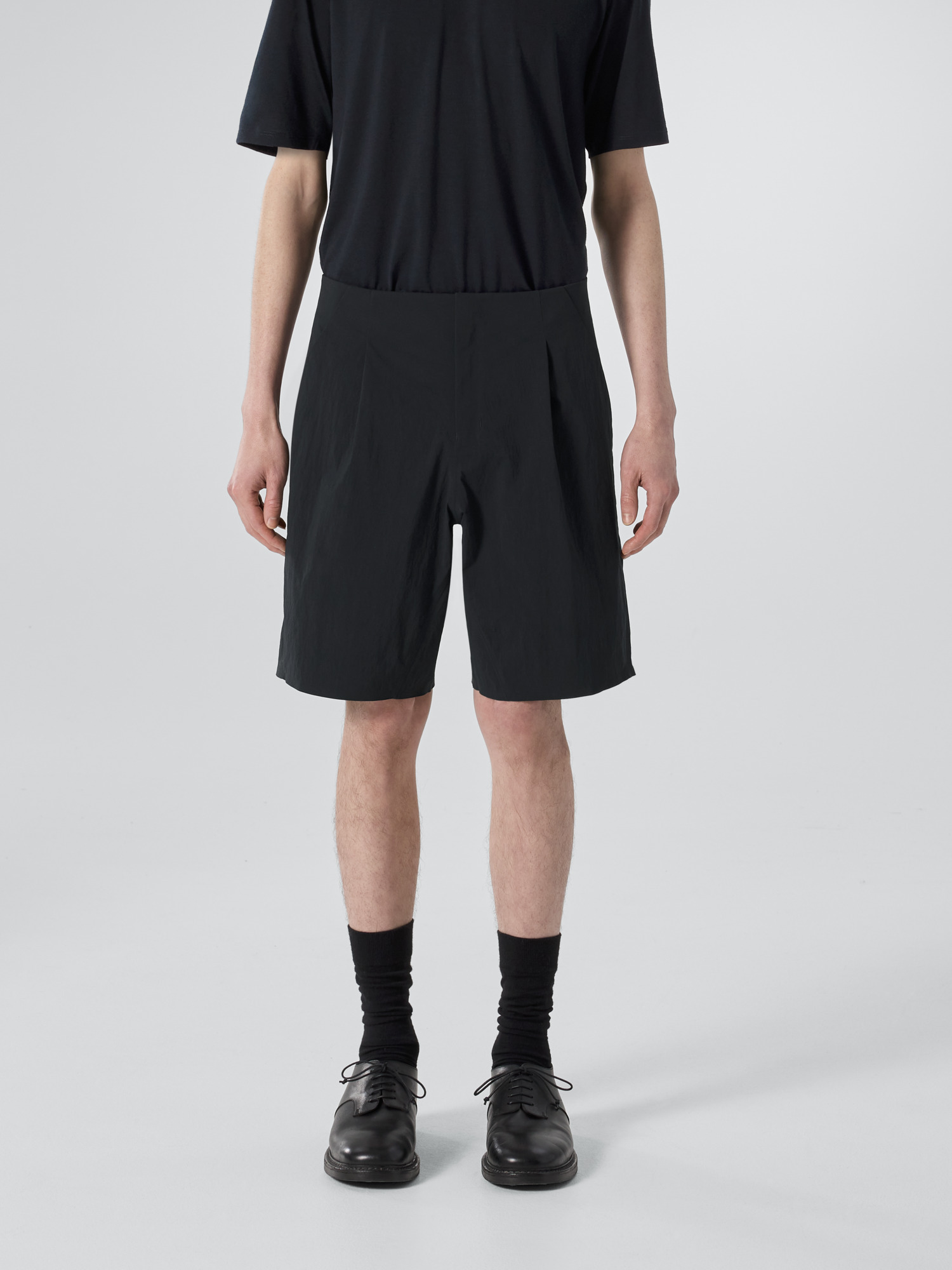 S25-X000009386-Indisce-Short-Black-Front-View