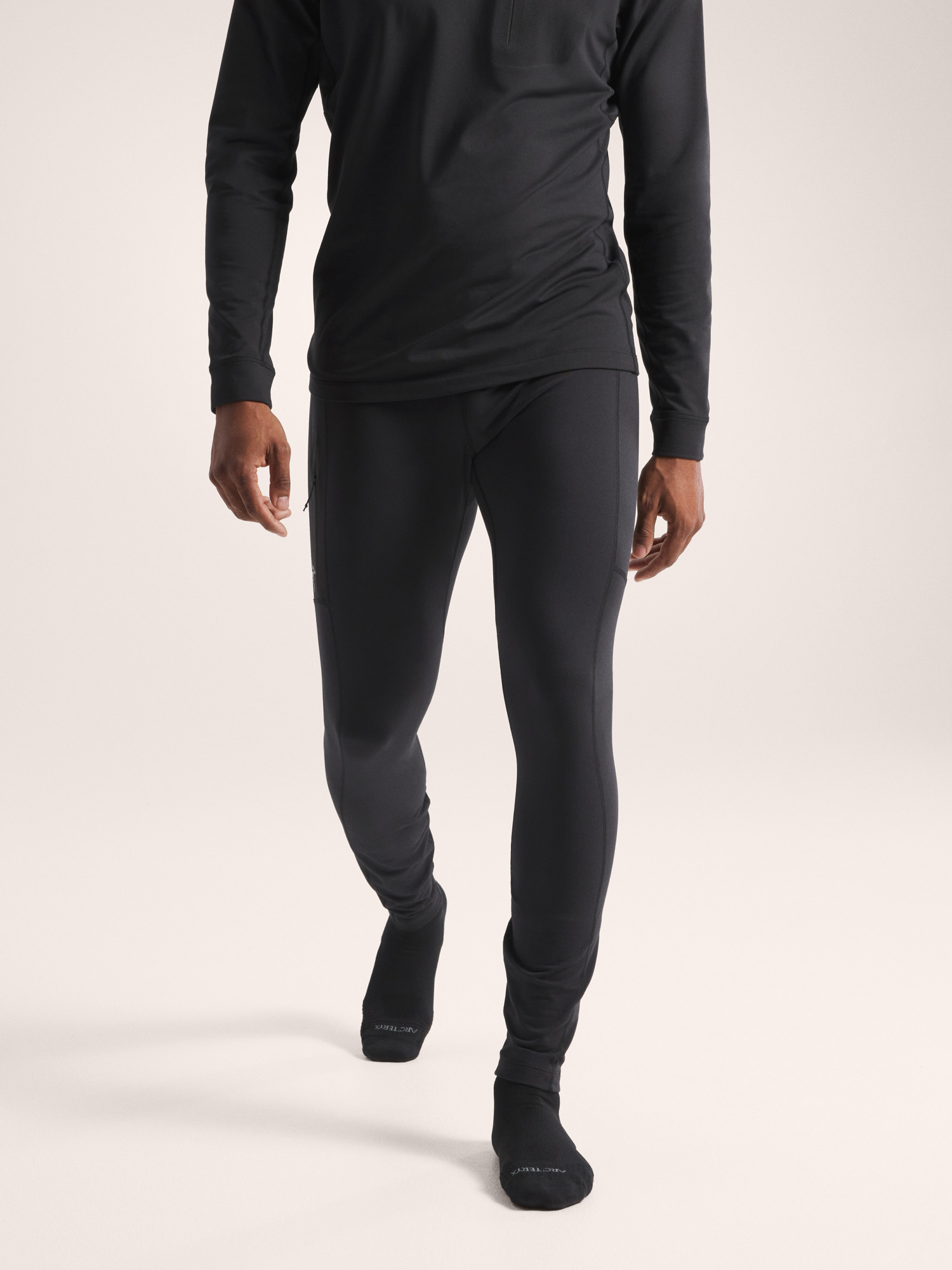S26-X000010037-Rho-LT-Bottom-Black-Front-View