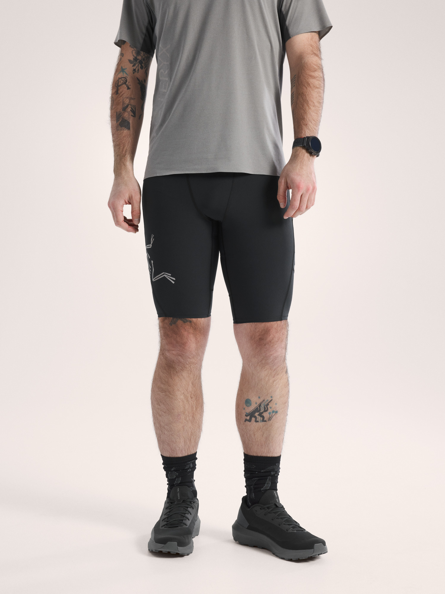 S26-X000010457-Norvan-Half-Tight-Black-Front-View